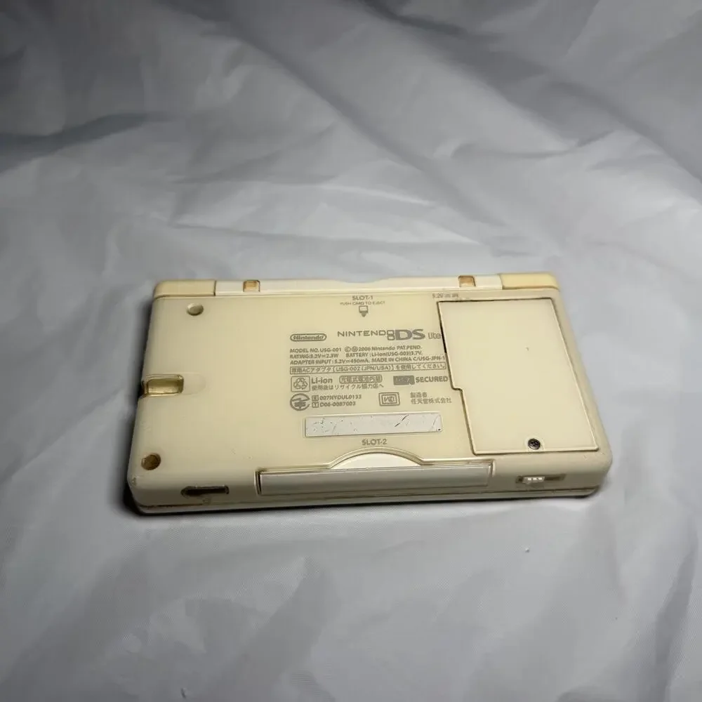 Nintendo DS Lite Console White USG-001 Japanese w New Battery READ DESCRIPTION
